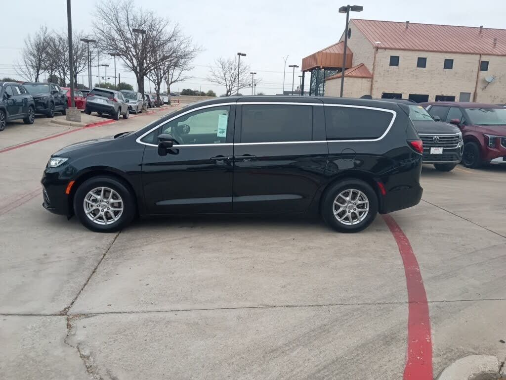 2025 CHRYSLER Pacifica
