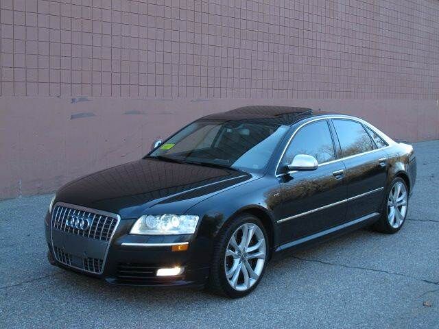 2009 AUDI S8