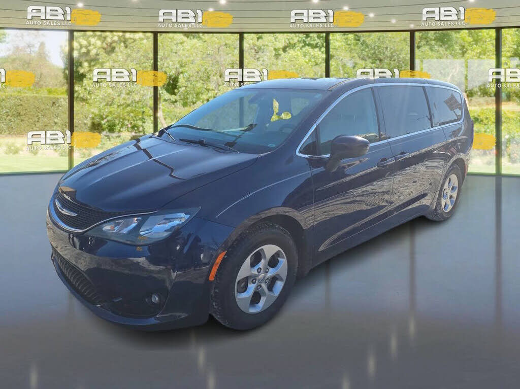 2017 CHRYSLER Pacifica