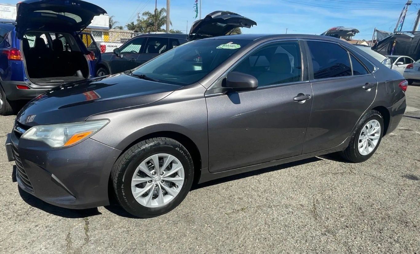 2015 TOYOTA Camry
