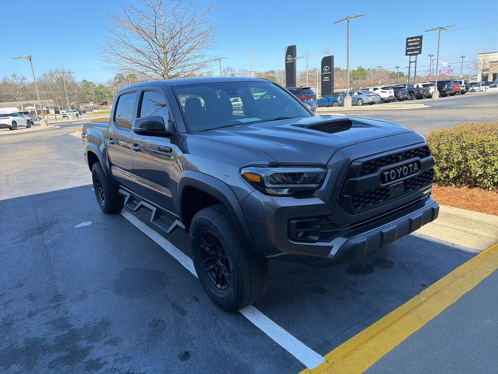 2020 TOYOTA Tacoma