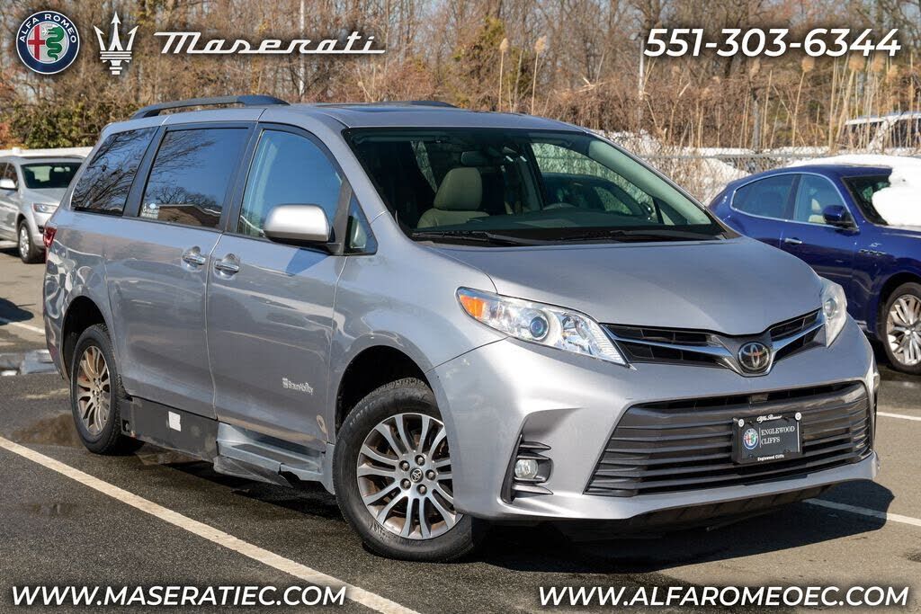 2018 TOYOTA Sienna
