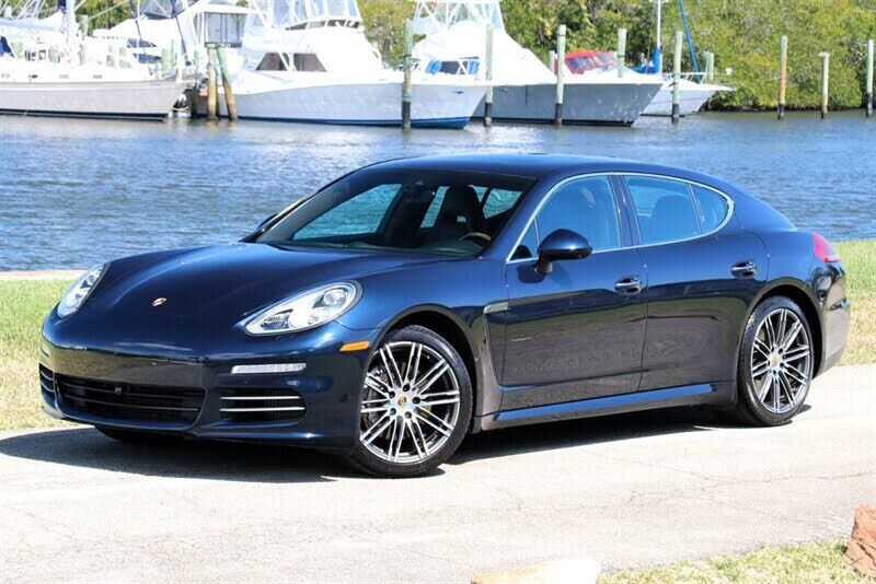 2016 PORSCHE Panamera