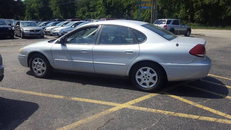 2006 FORD Taurus