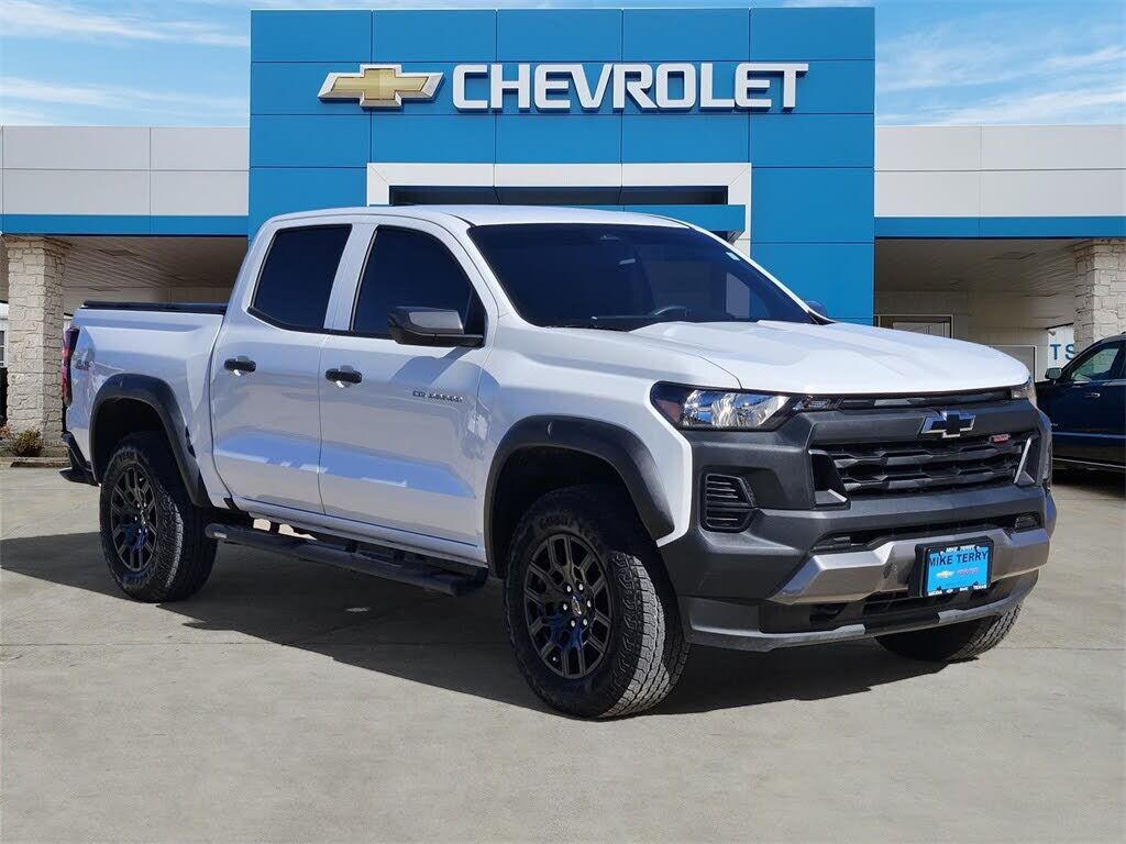 2025 CHEVROLET Colorado