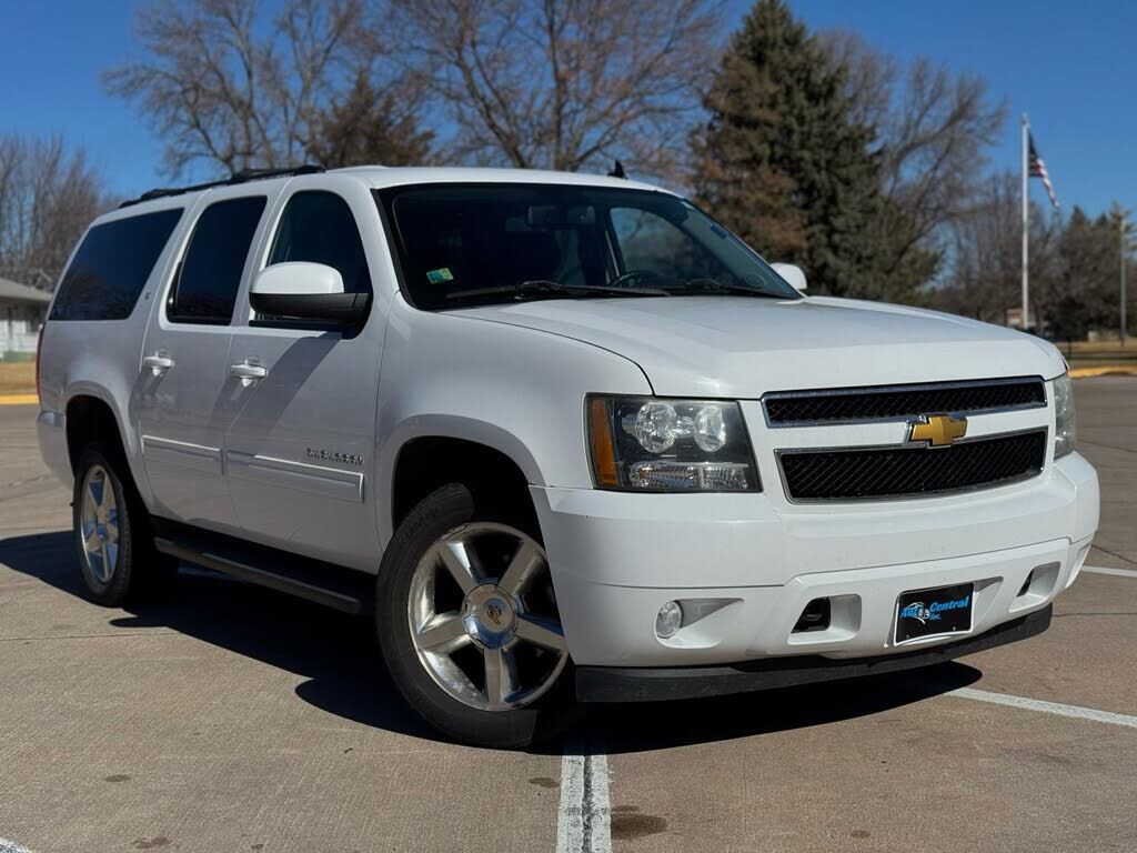 2014 CHEVROLET Suburban