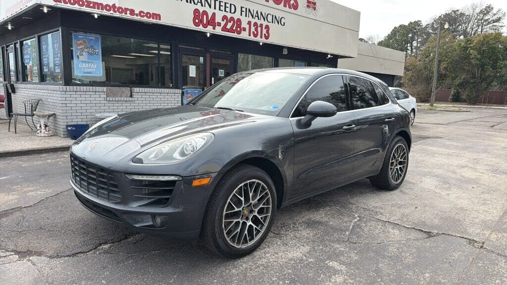 2017 PORSCHE Macan