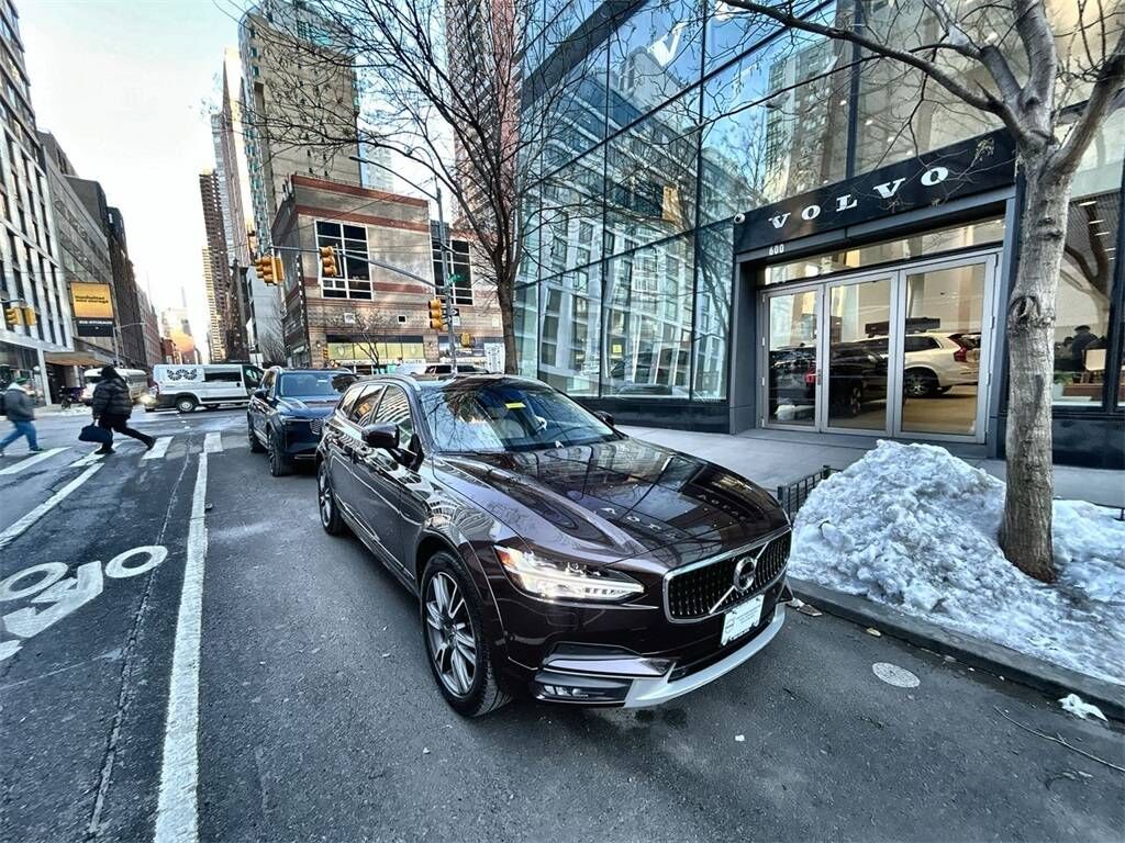 2017 VOLVO V90CC