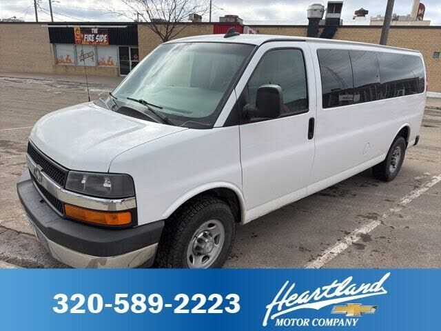 2017 CHEVROLET Express