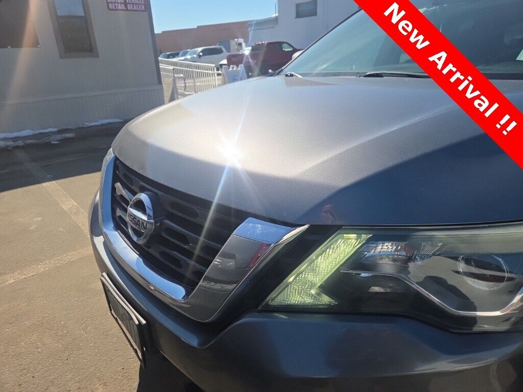 2017 NISSAN Pathfinder