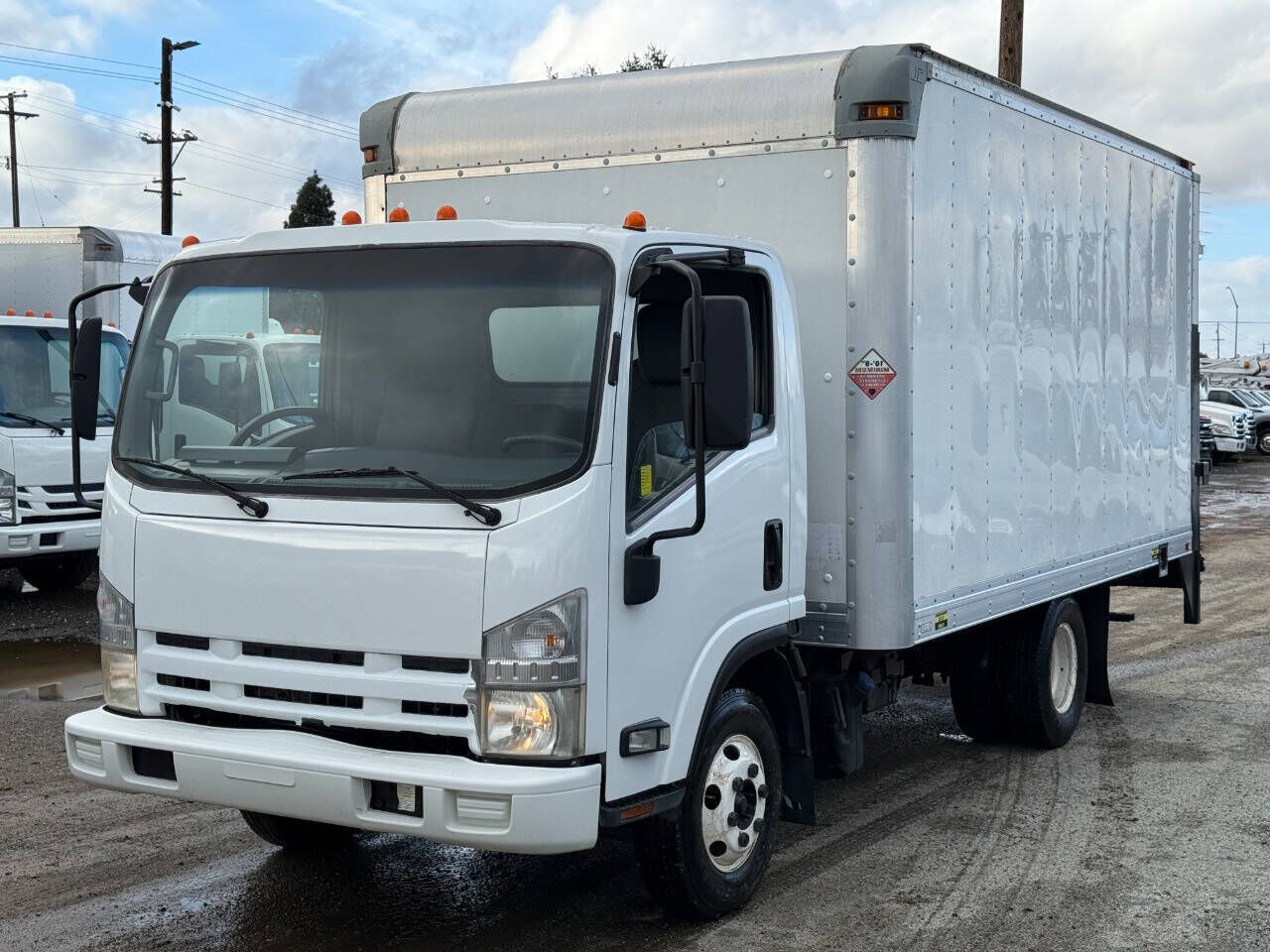 2011 ISUZU NPR/NPR-HD