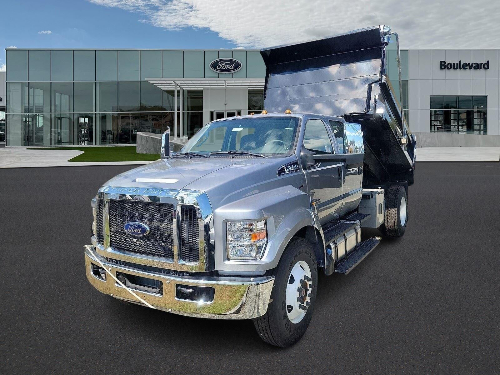 2025 FORD F-650