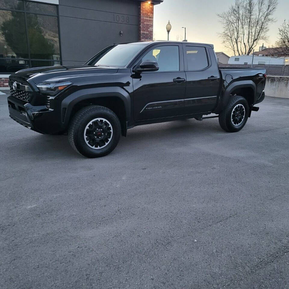2024 TOYOTA Tacoma