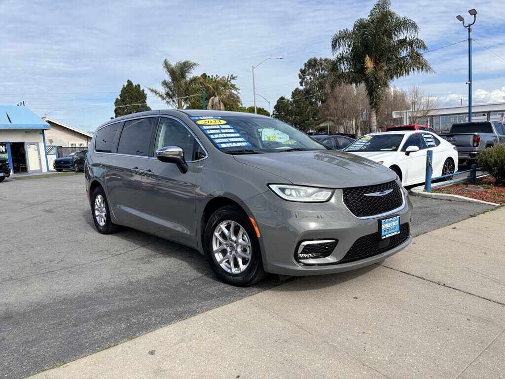 2023 CHRYSLER Pacifica