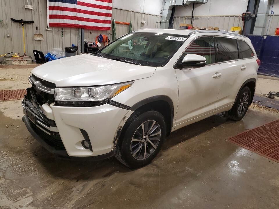 2017 TOYOTA Highlander