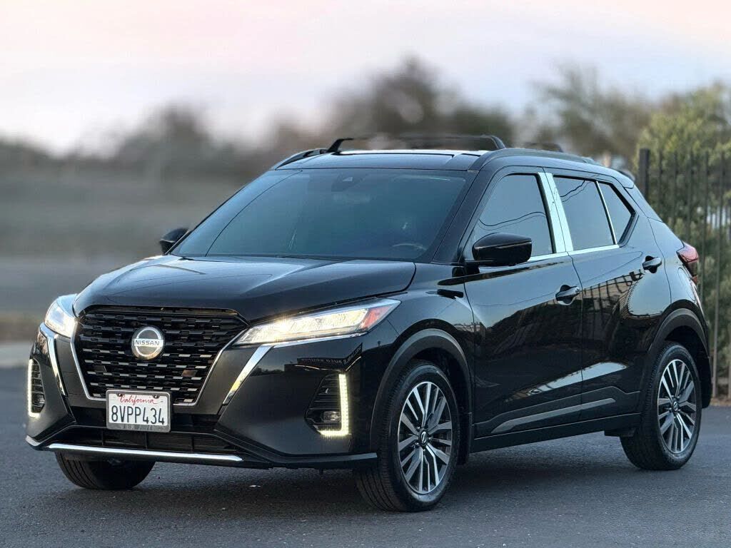 2021 NISSAN Kicks