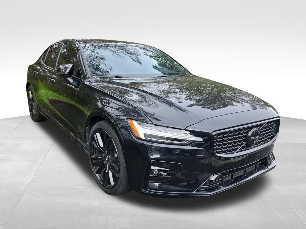 2024 VOLVO S60