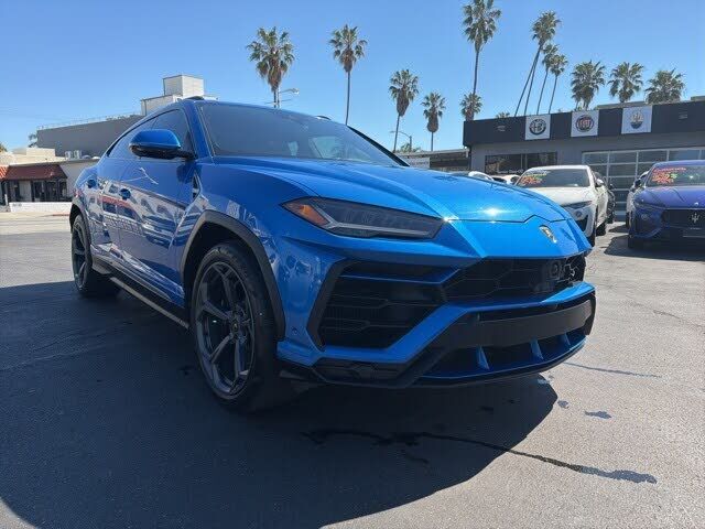 2021 LAMBORGHINI URUS