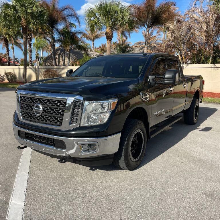 2017 NISSAN Titan