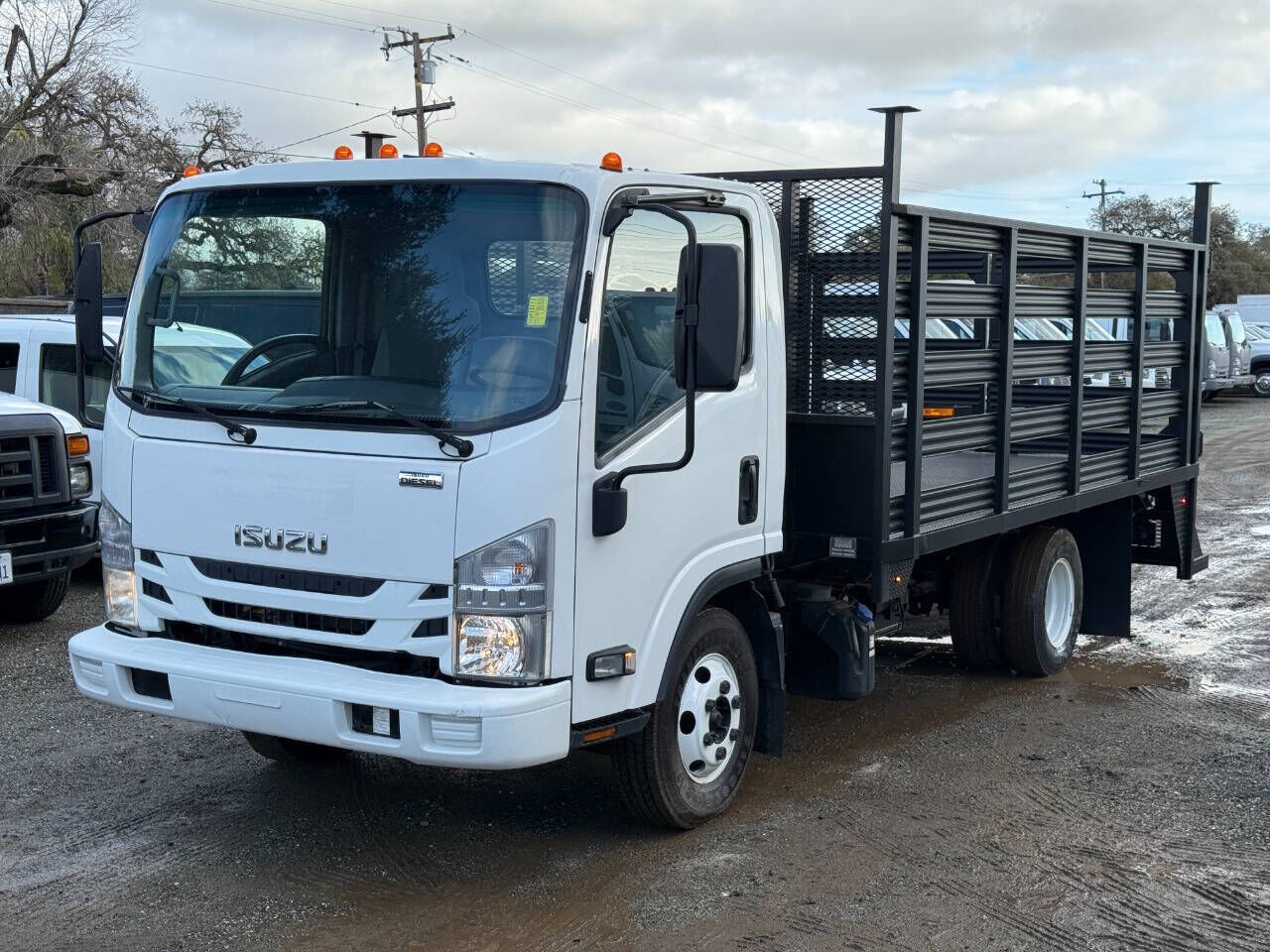 2016 ISUZU NPR-HD
