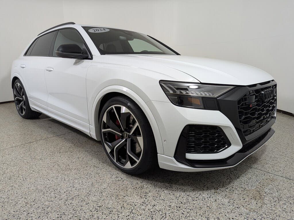 2024 AUDI RS Q8