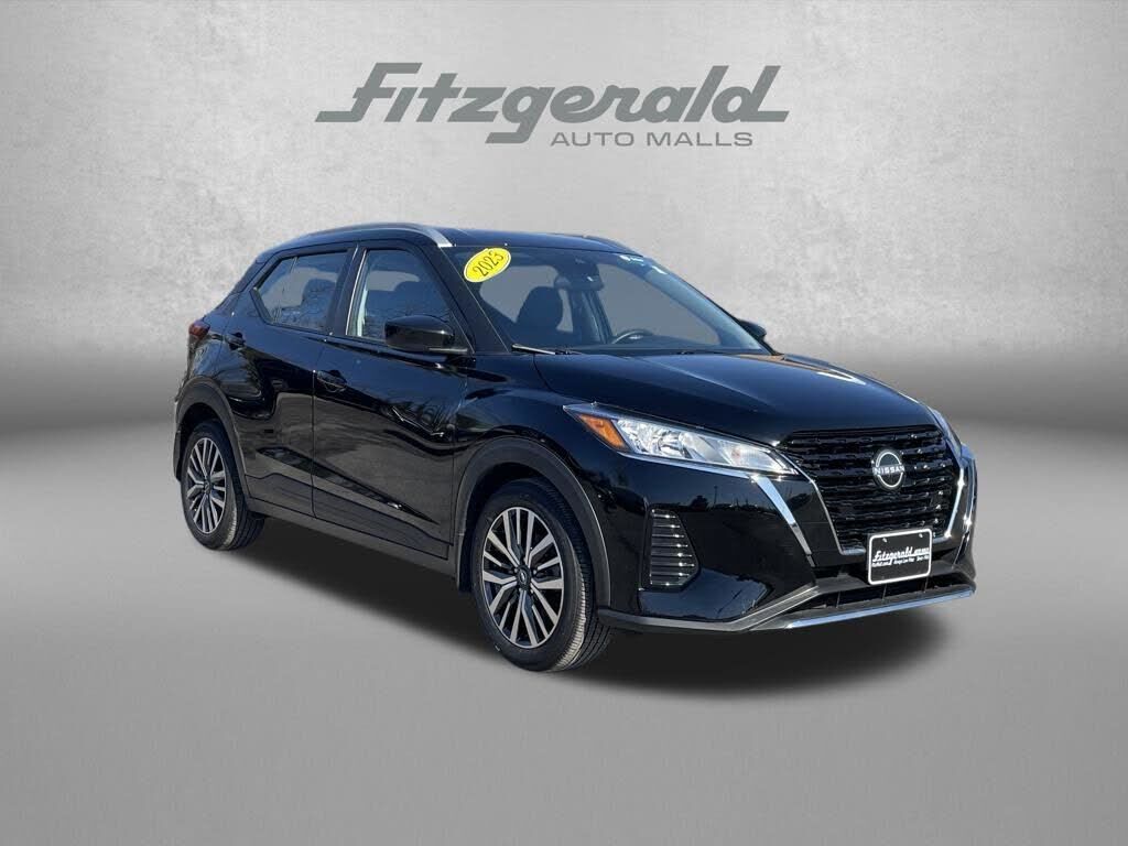 2023 NISSAN Kicks