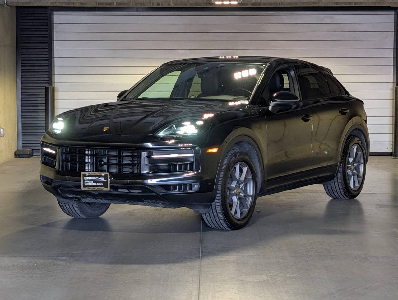 2024 PORSCHE Cayenne