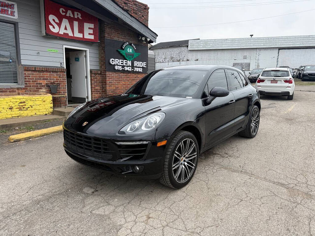 2017 PORSCHE Macan