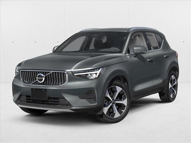 2025 VOLVO XC40