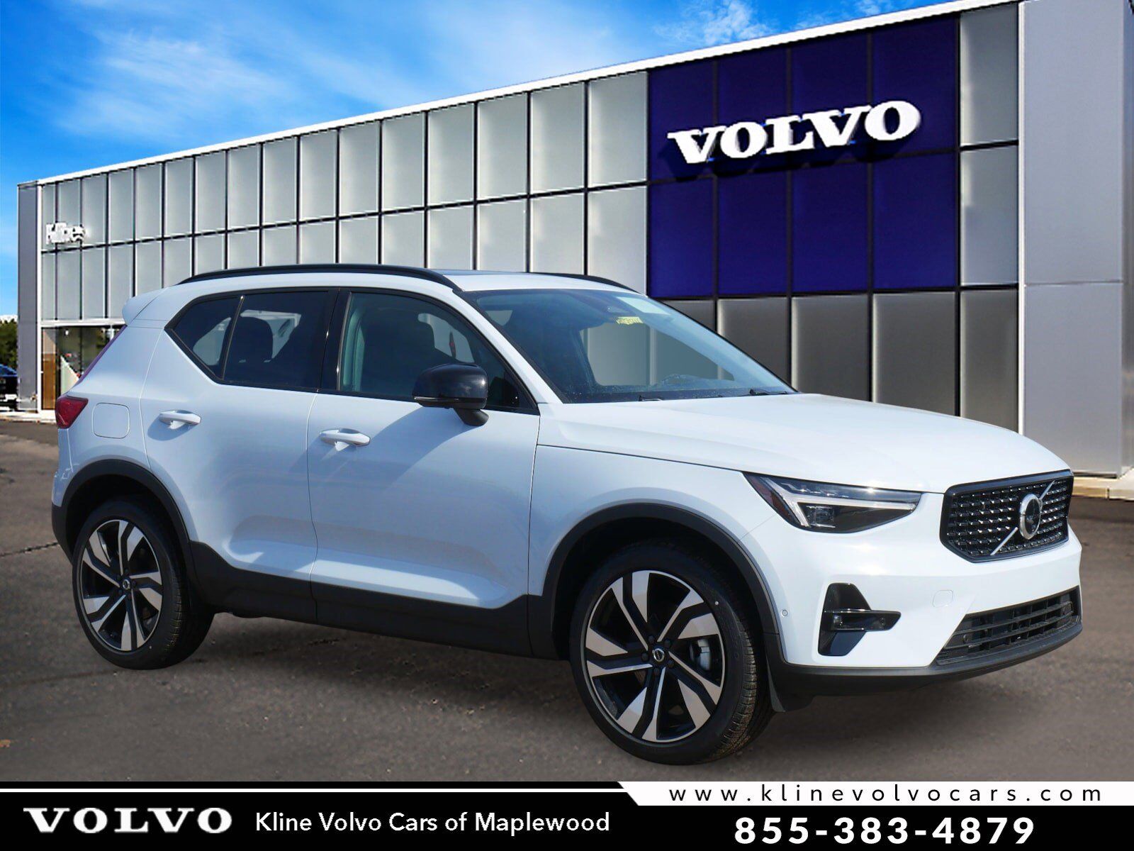 2026 VOLVO XC40