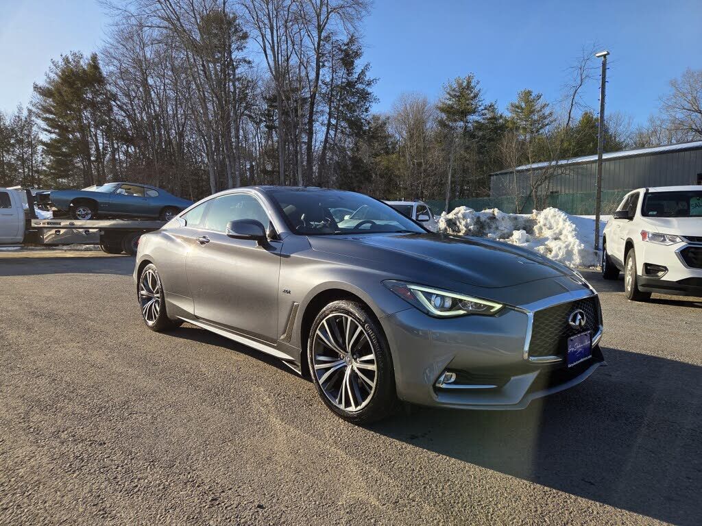 2017 INFINITI Q60