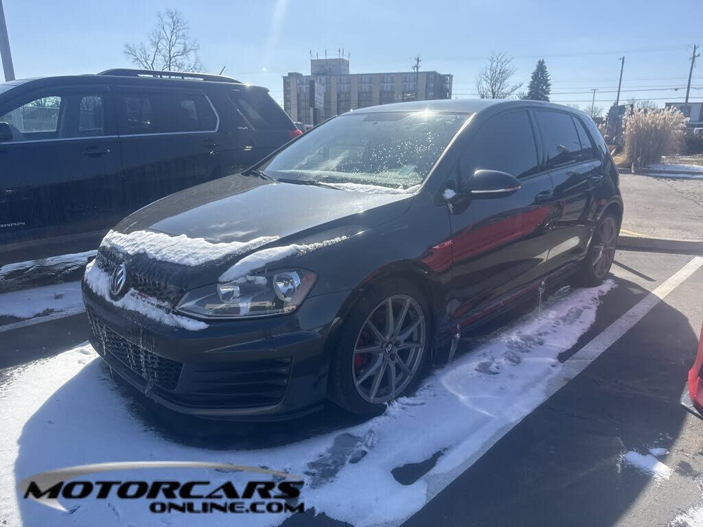 2017 VOLKSWAGEN Golf GTI