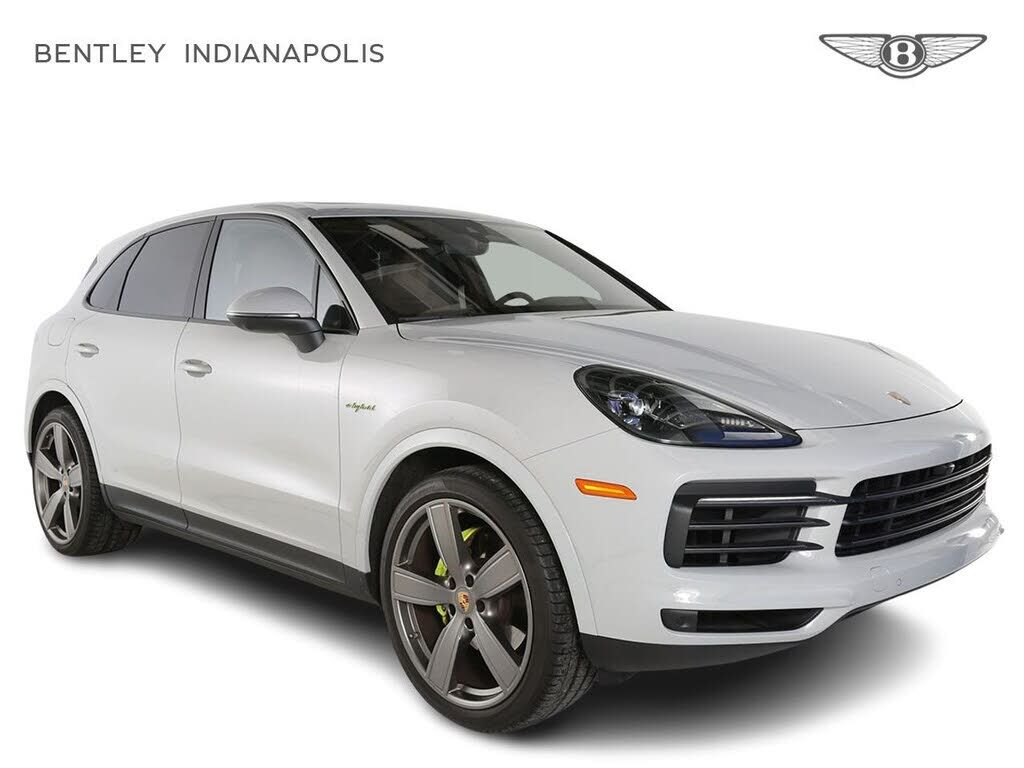 2023 PORSCHE Cayenne