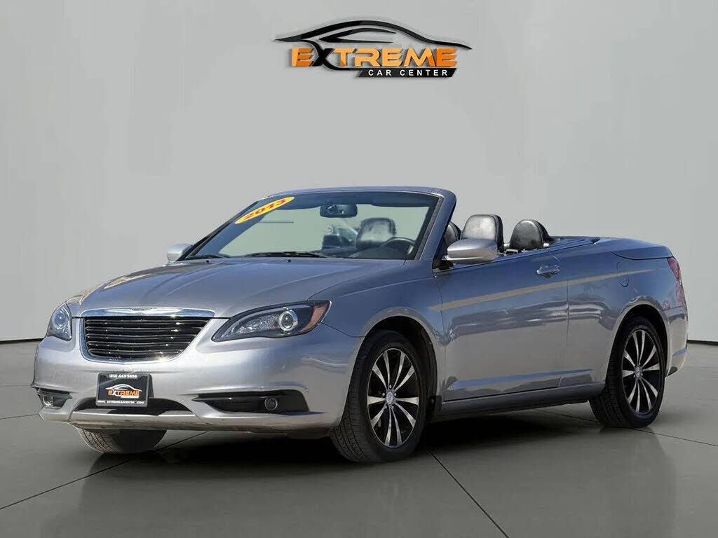 2013 CHRYSLER 200