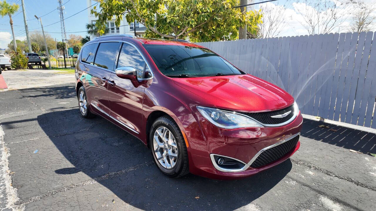 2019 CHRYSLER Pacifica