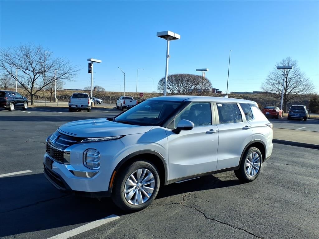 2026 MITSUBISHI Outlander