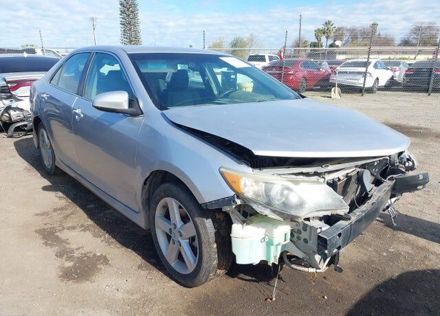 2013 TOYOTA Camry