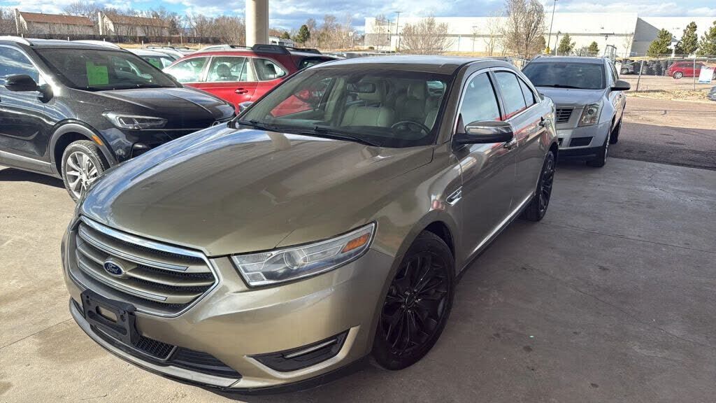 2013 FORD Taurus