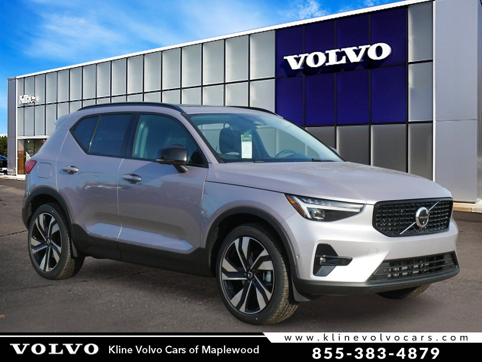 2026 VOLVO XC40