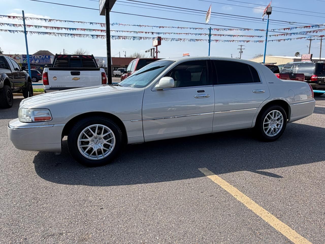 2006 LINCOLN Town Car