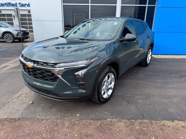 2026 CHEVROLET Trax