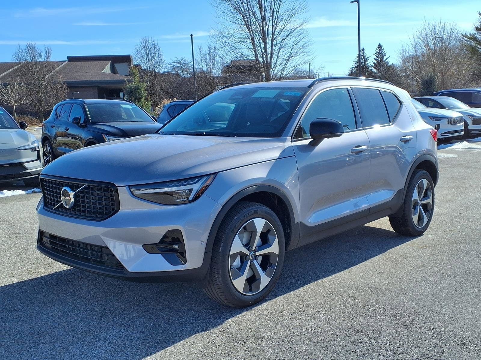 2026 VOLVO XC40