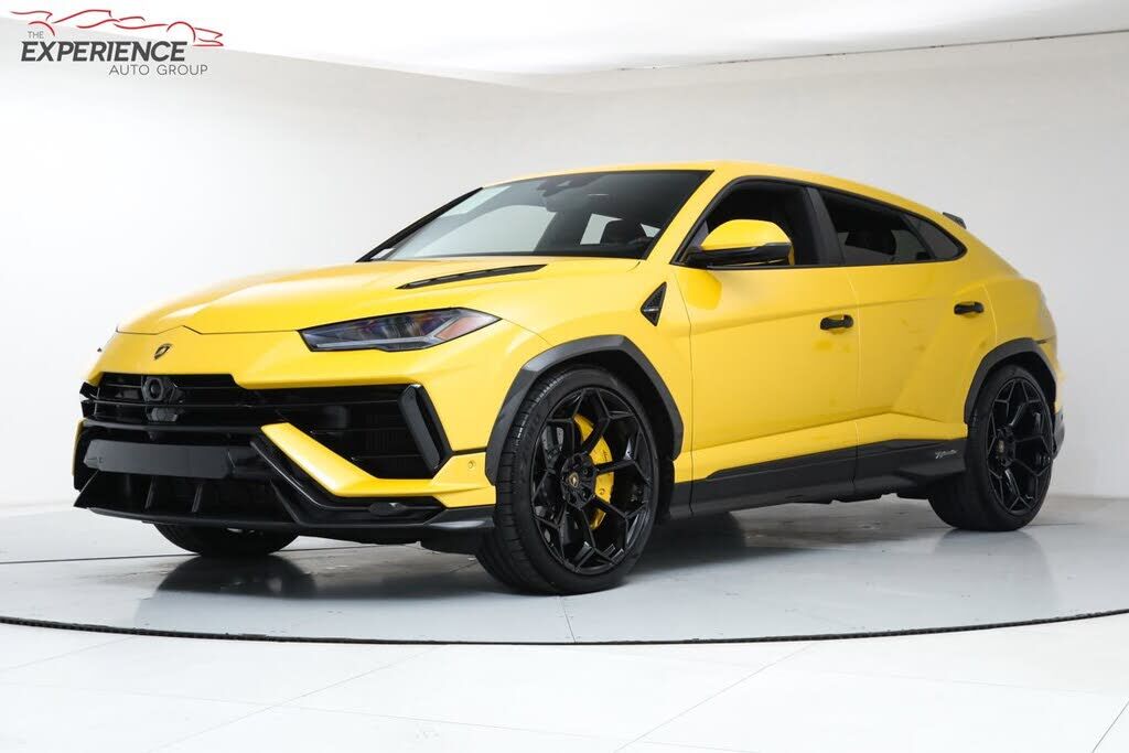 2023 LAMBORGHINI URUS