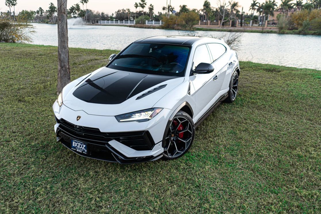 2023 LAMBORGHINI URUS