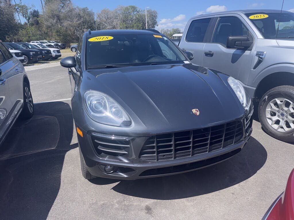 2018 PORSCHE Macan