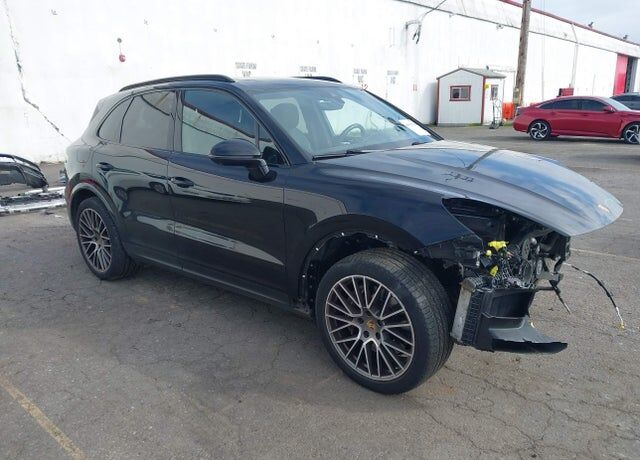 2023 PORSCHE Cayenne