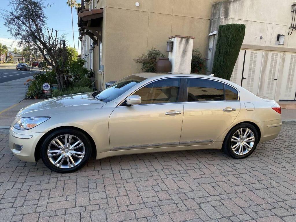 2010 HYUNDAI Genesis