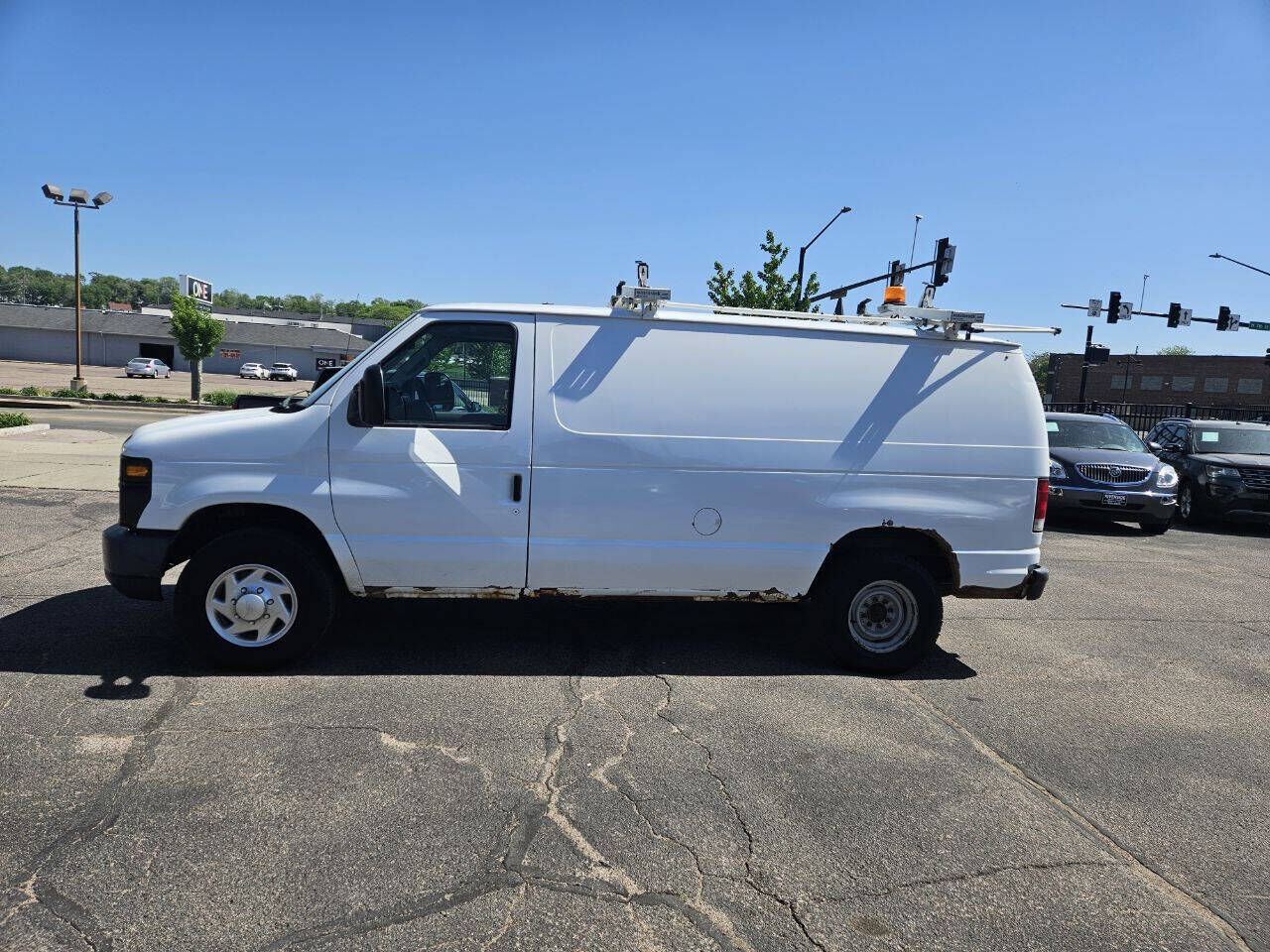 2011 FORD E-250