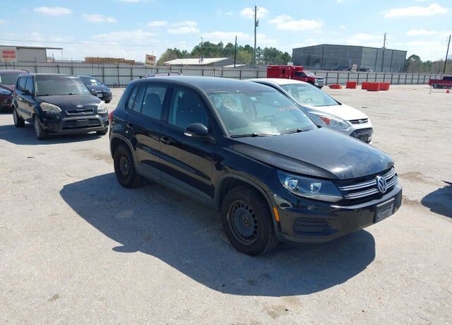 2017 VOLKSWAGEN Tiguan