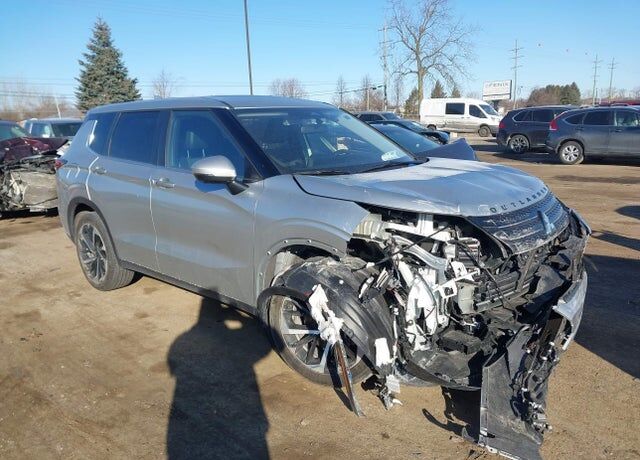 2024 MITSUBISHI Outlander